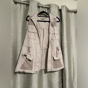 Maurice’s light pink vest